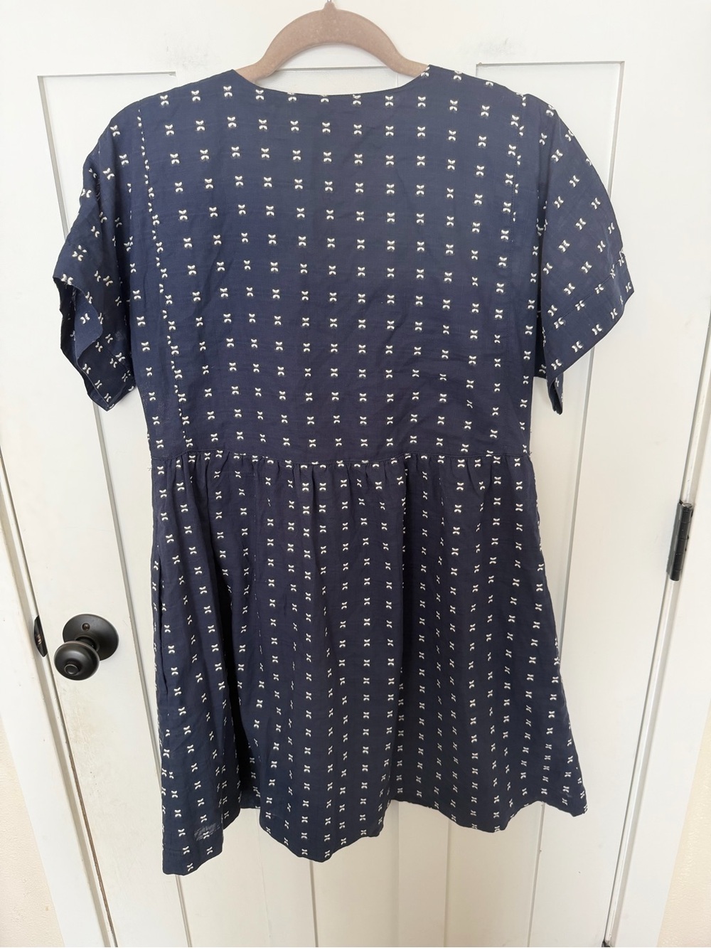 Madewell V-Neck Dolman-Sleeve Mini Dress in Textured Dot Size Medium Cotton Blue - Picture 9 of 9
